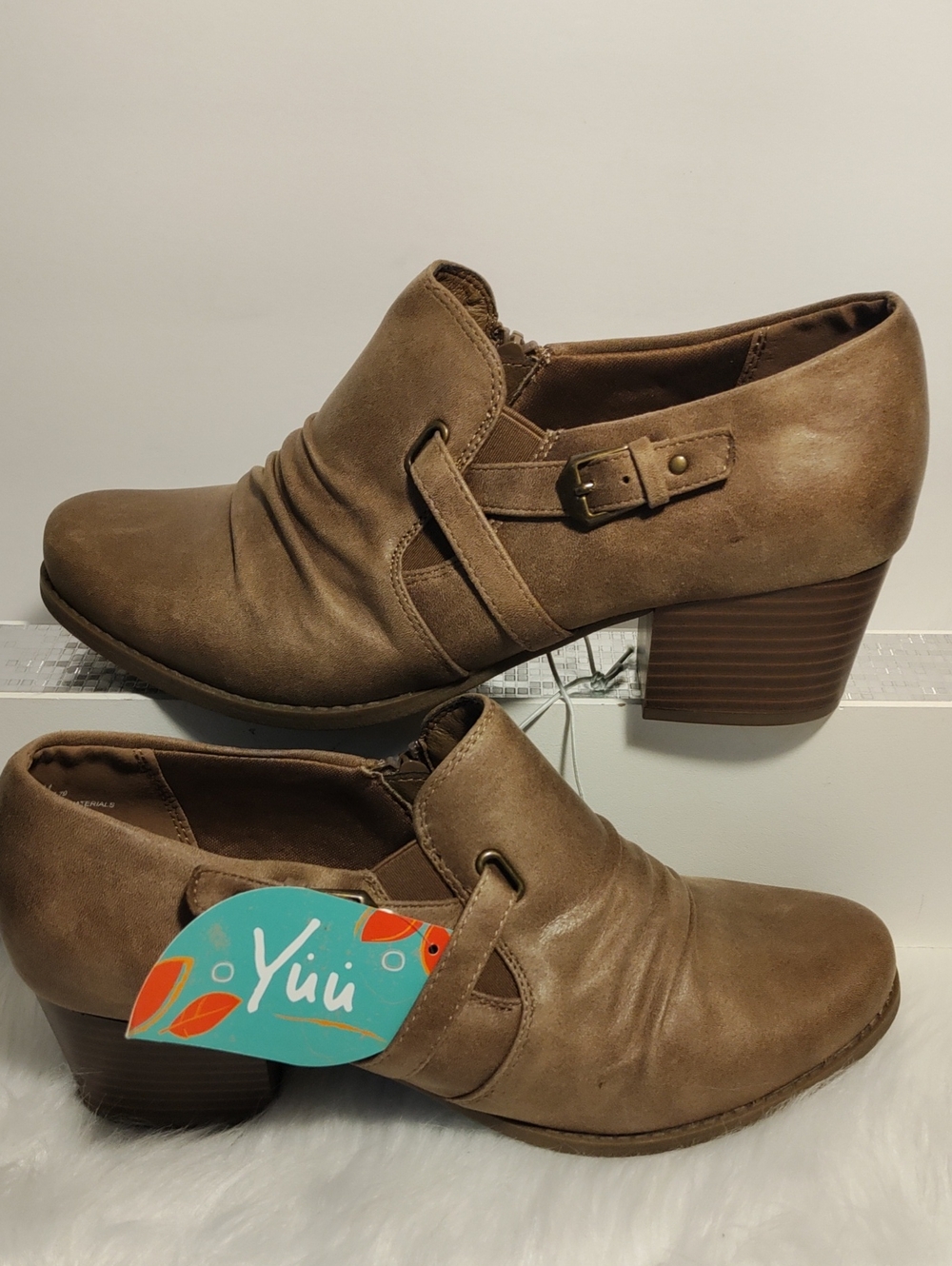 Yuu Razzy Women’s Taupe Ruched Side-Zip Ankle Booties Size 10